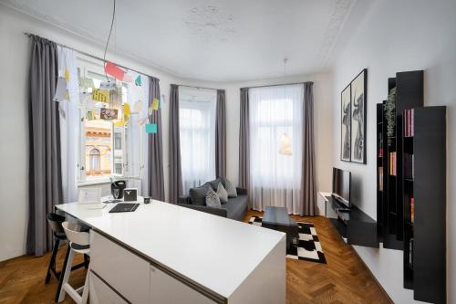 One-Bedroom Apartment image 10