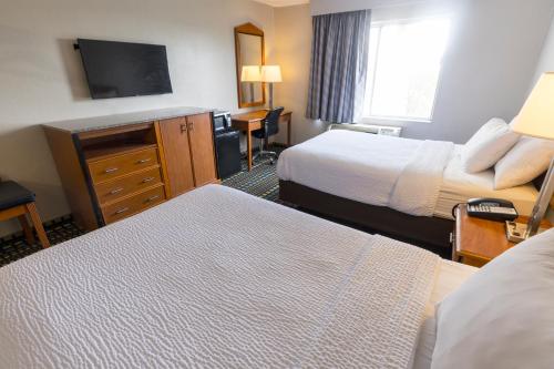 2 double beds