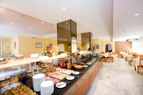 Hotel Monarque El Rodeo - image 10