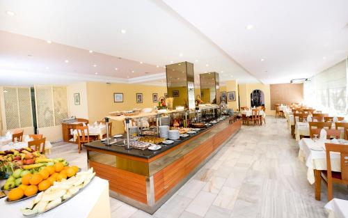 Hotel Monarque El Rodeo - image 12