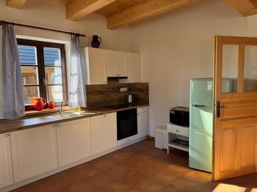 廚房, Hellerovy Dvory in 簡妮