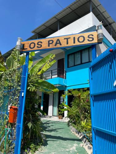 ทัศนียภาพภายนอกโรงแรม, Los Patios Hostel Phuket in ไม้ขาว