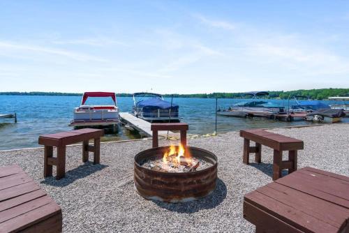 Fife Lake Lodge 2BR with Kitchen & Lake Views - image 12