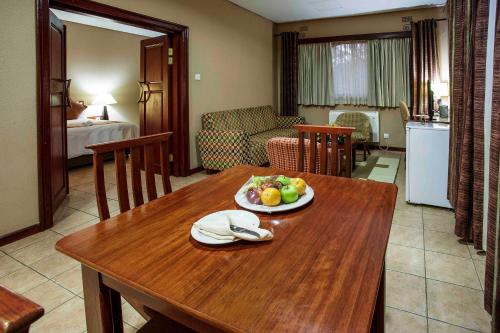 M'kango Golfview Hotel - image 5