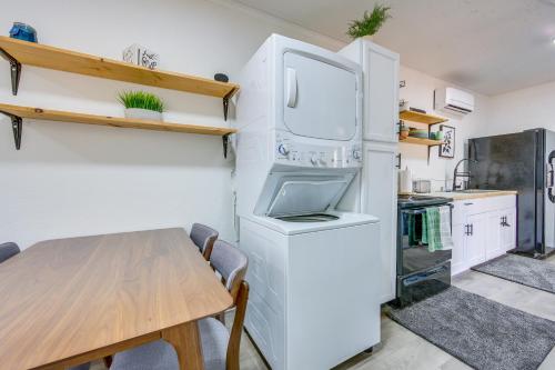 Winnsboro Tiny House with Trails, Yard Games and More! in Winnsboro (TX)