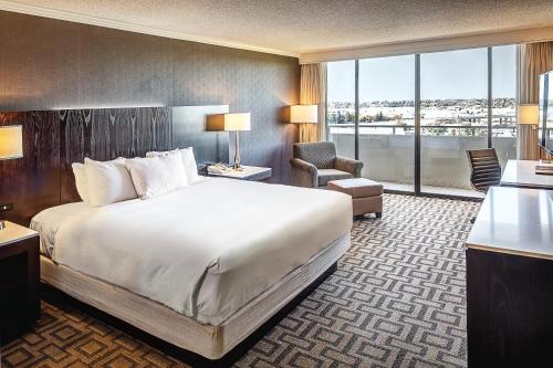 Hilton Sacramento Arden West in Erikson Ipari Park