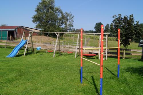 Playground, Ferienwohnung Hof Lamberty in Prum
