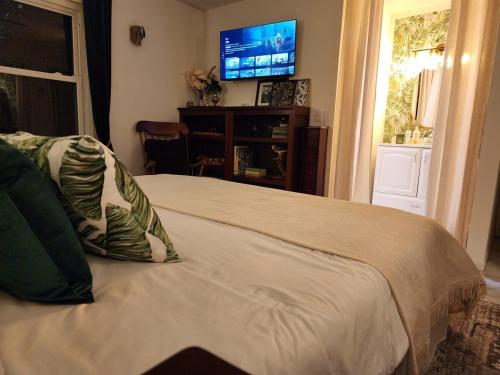 3BR Oasis with Pool in Cocoa 3BR Oasis with Pool in Cocoa