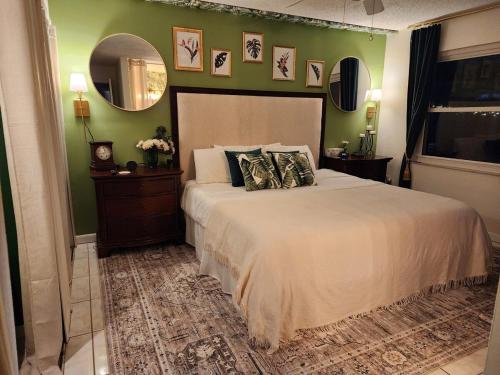 3BR Oasis with Pool in Cocoa 3BR Oasis with Pool in Cocoa