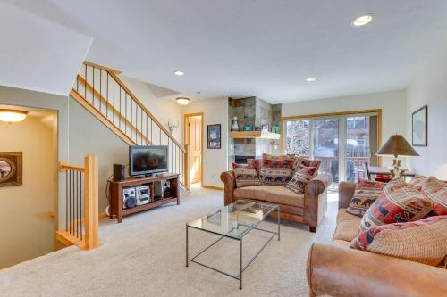 Airy Winter Park Gem w/ Private Outdoor Hot Tub! - Hideaway Park, CO