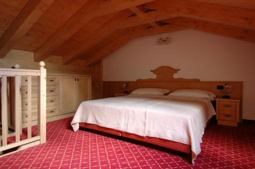 2 bedrooms, 3 beds