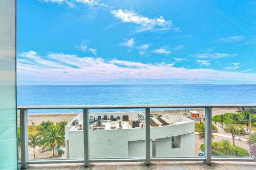 Luxury Beachfront Condo with Ocean view in Hollywood, Vereinigte Staaten von Amerika