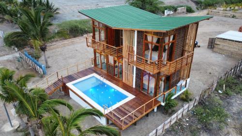 . Top tower Caleta Grau Top Host