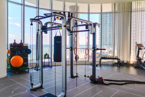 Luxury Beachfront Condo with Ocean view in Hollywood, USA
