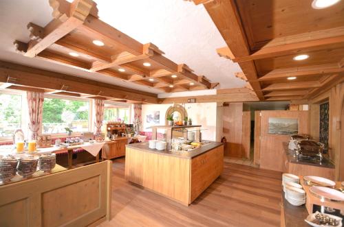 Essen und Erfrischungen, Naturhotel Waldesruhe in Oberstdorf