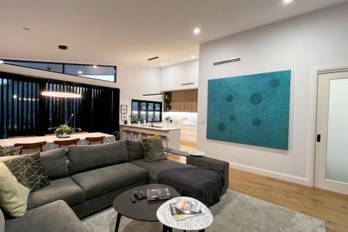 Resort Style Home - CBD Wagga