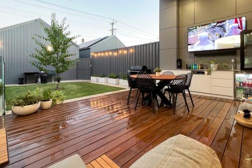 Resort Style Home - CBD Wagga