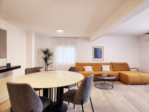 The 7th Haven - 1 BR Apartment Gemayze - image 5
