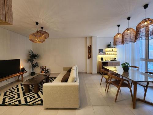 Amazonia Tropical Elegance in Gemayze Amazonia Tropical Elegance in Gemayze