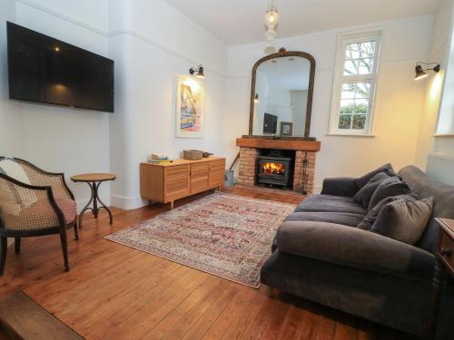 Exterior view, The Gables in Spaxton