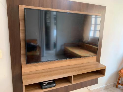 Facilities, ESD01- Ar Condicionado 5min a pe da Praia da Enseada, Apartamento in Vila Julia