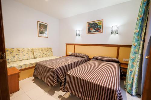 Apartamentos Royal - image 3