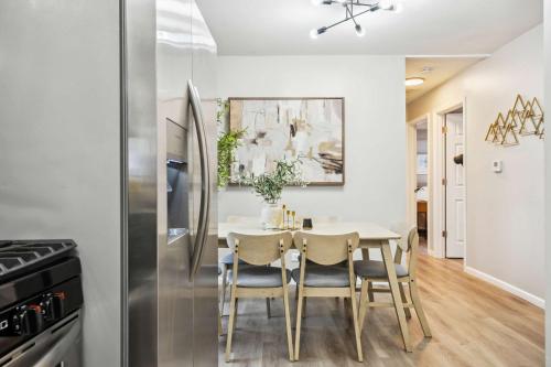 4BR Near Wheaton College in แครอลสตรีม (IL)