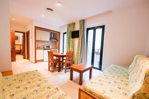 Apartamentos Royal