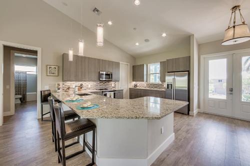 Pool Home with Beach Access - Southern Comfort - Roelens