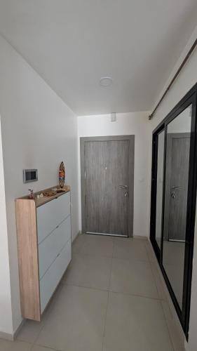 Entree, Apartement F3 neuf, proche Metro in Algiers