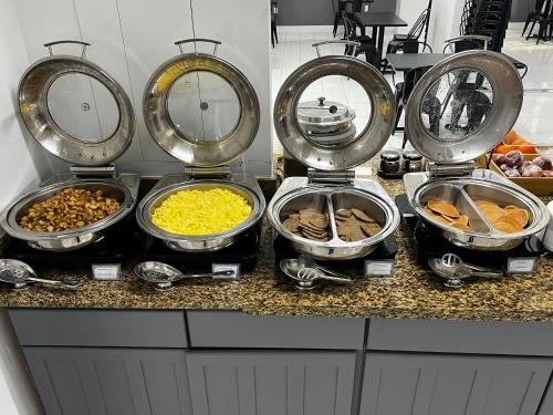 อาหารและเครื่องดื่ม, Baymont by Wyndham Jacksonville Airport in นอร์ทไซด์