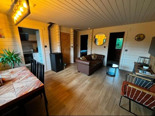 Gîtes Douillets : Chalet sur Pilotis (Gites Douillets : Chalet sur Pilotis) in Mesnil Saint Blaise