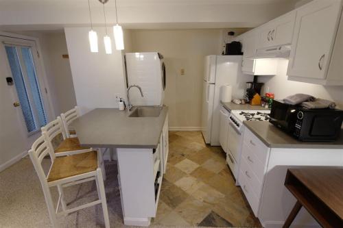 NEW On the Park 2 bed Apt Walk to Capitol & Parking near ศาลสูง