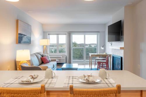 647023420 Bluenose Inn - Bar Harbor Hotel