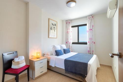 Piso con piscina y vistas al mar 4