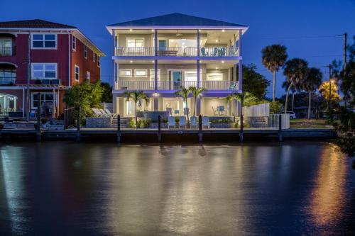 Luxury Beach Home, Gulf Access, Pool Table, Heated Pool & Spa - Summer Wind - Roelens
