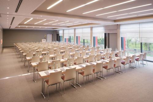 Mövenpick Hotel Frankfurt City - main image