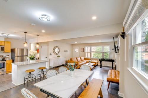 Modern Apt 11 Mi to DC Pets Welcome! in ออกซอน ฮิลล์ (MD)