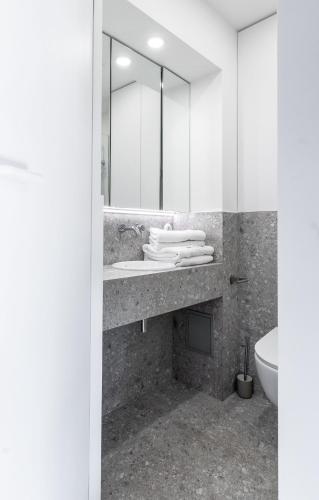 City Center Apartment 81 - ProperUNIT, Breslau (Foto 9)