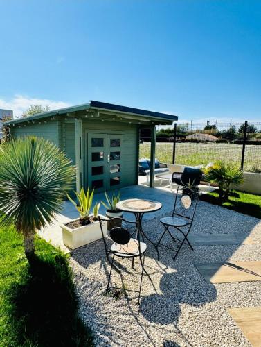 Villa Cardelin, Chambre privée, proche Aéroport et Airbus, (Villa Cardelin, Chambre privee, proche Aeroport et Airbus,) in Saint-Victoret
