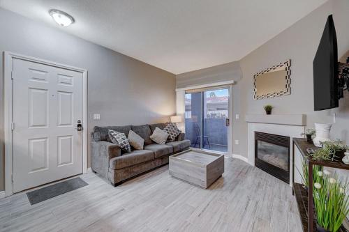 Inviting 1BR 1BA Open Floor Plan