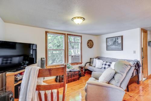 Pet-Friendly Cabin with Dock and Lake Views in Edwards