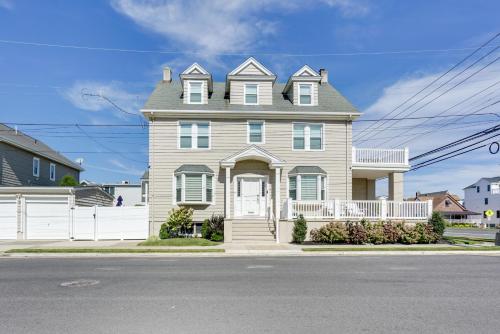 Ventnor City Retreat about 1 Block To Boardwalk! in Ventnor City, USA