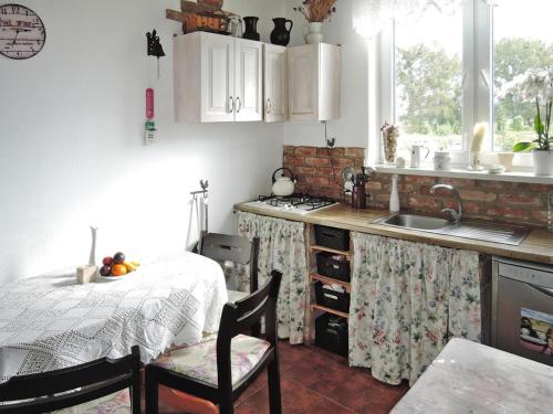 Villa in Troszyn by Lake with Natural Beach, Troszyn (foto 4)