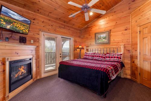 The Great Escape II 5 Bedrooms Sleeps 17 Game Room Pool Access Theater - image 6