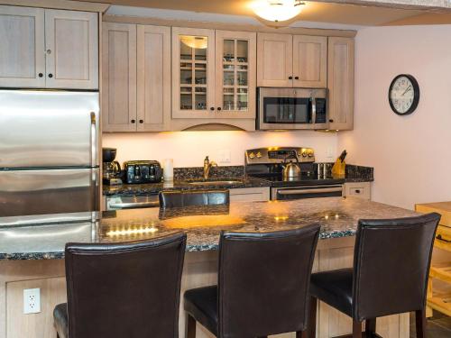 Lift One Condominiums - 1, 2, 3 Bedroom Units Adjacent To Downtown Aspen