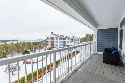 647057337 Bluenose Inn - Bar Harbor Hotel
