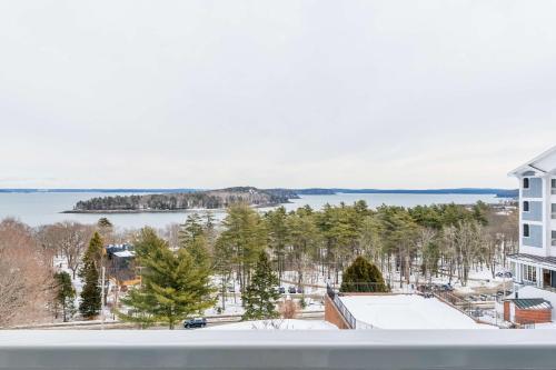 647057343 Bluenose Inn - Bar Harbor Hotel