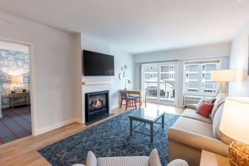 647057349 Bluenose Inn - Bar Harbor Hotel