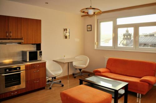 Cozy 1 bed top floor apartment in the Old town Bratislava, Bratislava (fotografie 3)